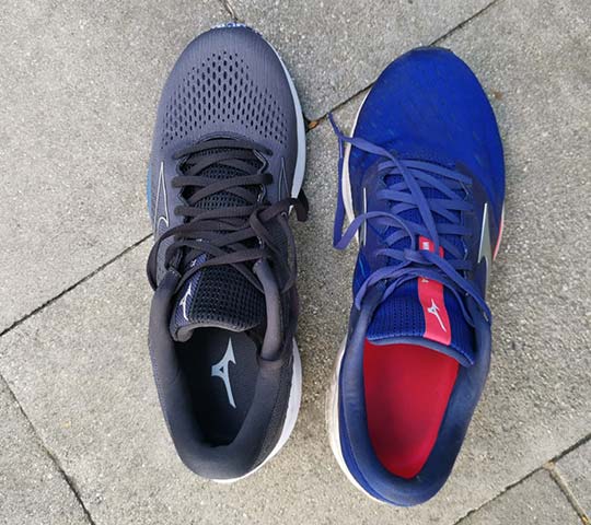 mizuno wave rider 25 vs 24 bovenaanzicht