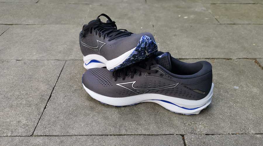 mizuno wave rider 25