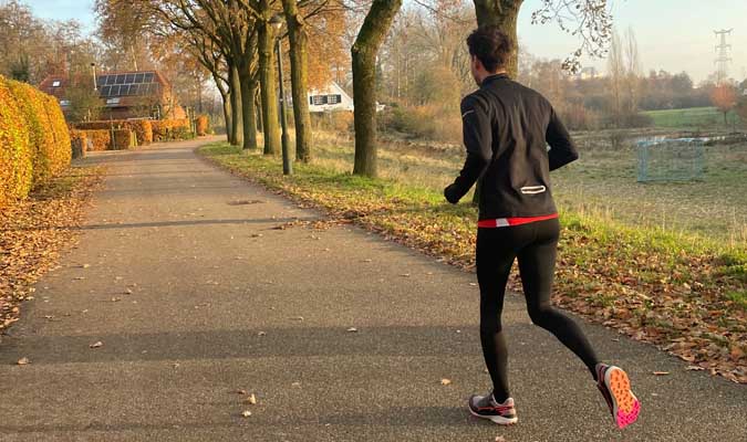 Lopen Thundercross asfalt